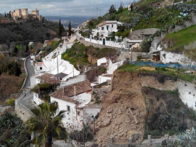 Vista del desprendimiento desde el Museo Cuevas del Sacromonte, abierto al público.