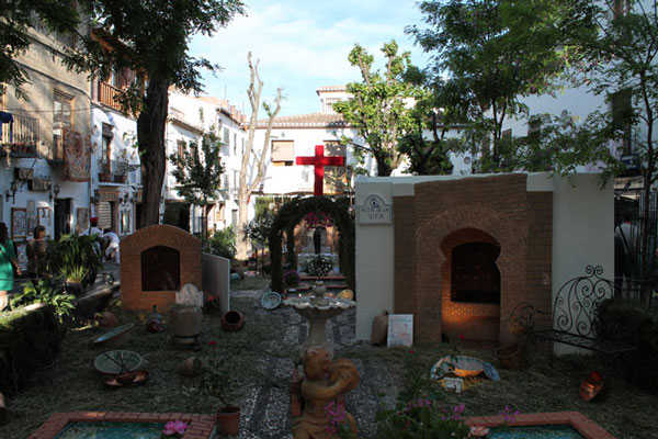 La instalación de Plaza Larga, de la Asociación Cruz de Mayo, ha obtenido uno de los primeros premios. GiM2014