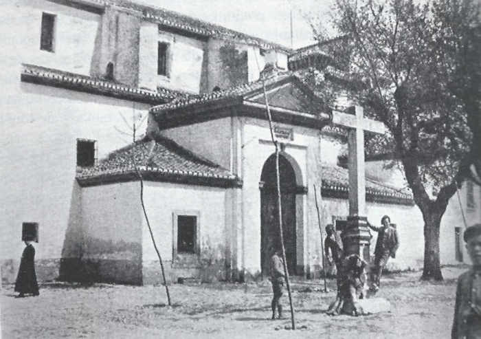 Iglesia de San Nicolás - La plaza de San Nicolás, ya con la cruz repuesta, en 1933