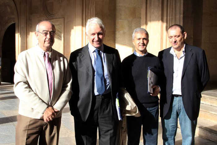 Santiago Rodriguez arquitecto redactor del primer PEPRI (1990) y de la segunda propuesta de revisión en 2009 durante una conferencia en la Alhambra.