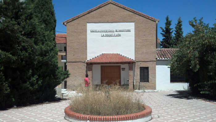 Antigua Escuela de Magisterio del Ave María en la Carretera Murcia donde el Ayuntamiento quiere trasladar los Servicios Sociales del Albayzín  ID2014