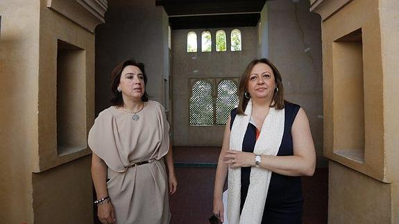 Sandra García y María del Mar Villafranca han visitado el edficio / ALFREDO AGUILAR 