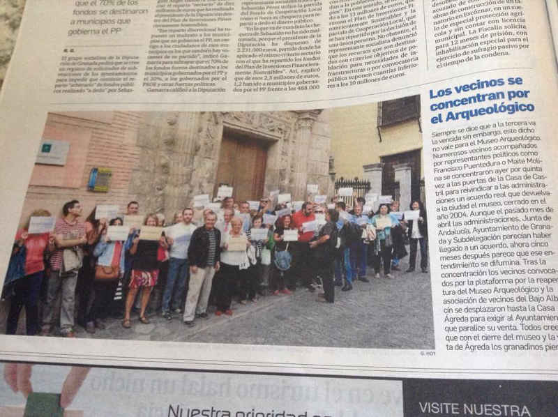 Concentración a las puertas del Museo Arqueológico pidiendo su reapertura. Granada Hoy. 28 de septiembre 2014