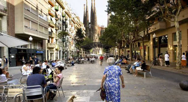 Barcelona gana el premio Bloomberg con un plan de ayuda a los mayores