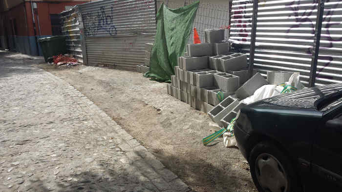 Calle Zenete y aparcamiento materiales de obra 20141011