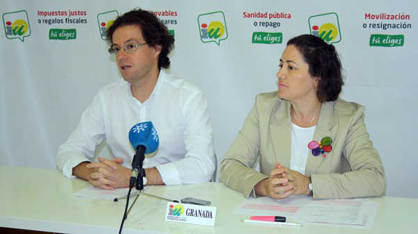 IU coordinador Manuel Morales y la parlamentaria andaluza M Carmen Perez aG 2014