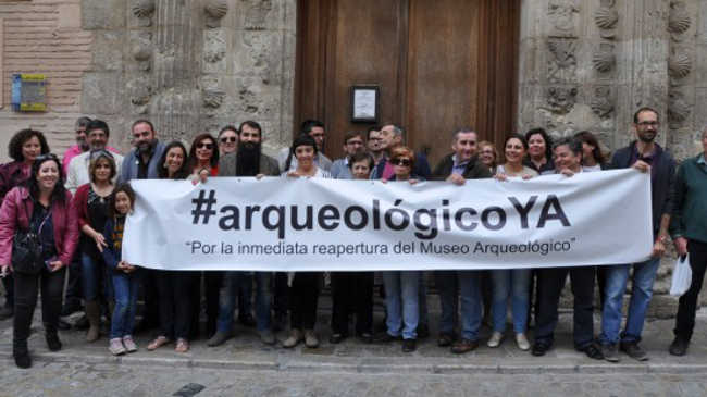 El exvicepresidente de la Junta, Diego Valderas, se ha unido a la protesta este fin de semana. Foto: aG.
