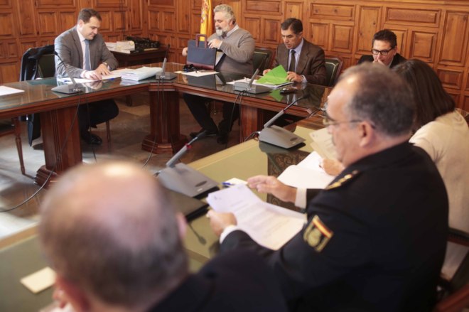 Reunión de la Comisión de Garantías de la Videovigilancia en Granada M. RODRÍGUEZ